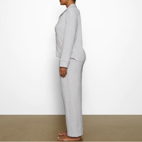 NWT SKIMS COTTON BLEND JERSEY PAJAMA SET IN LIGHT HEATHER GREY SIZE XXS - Picture 5 of 9